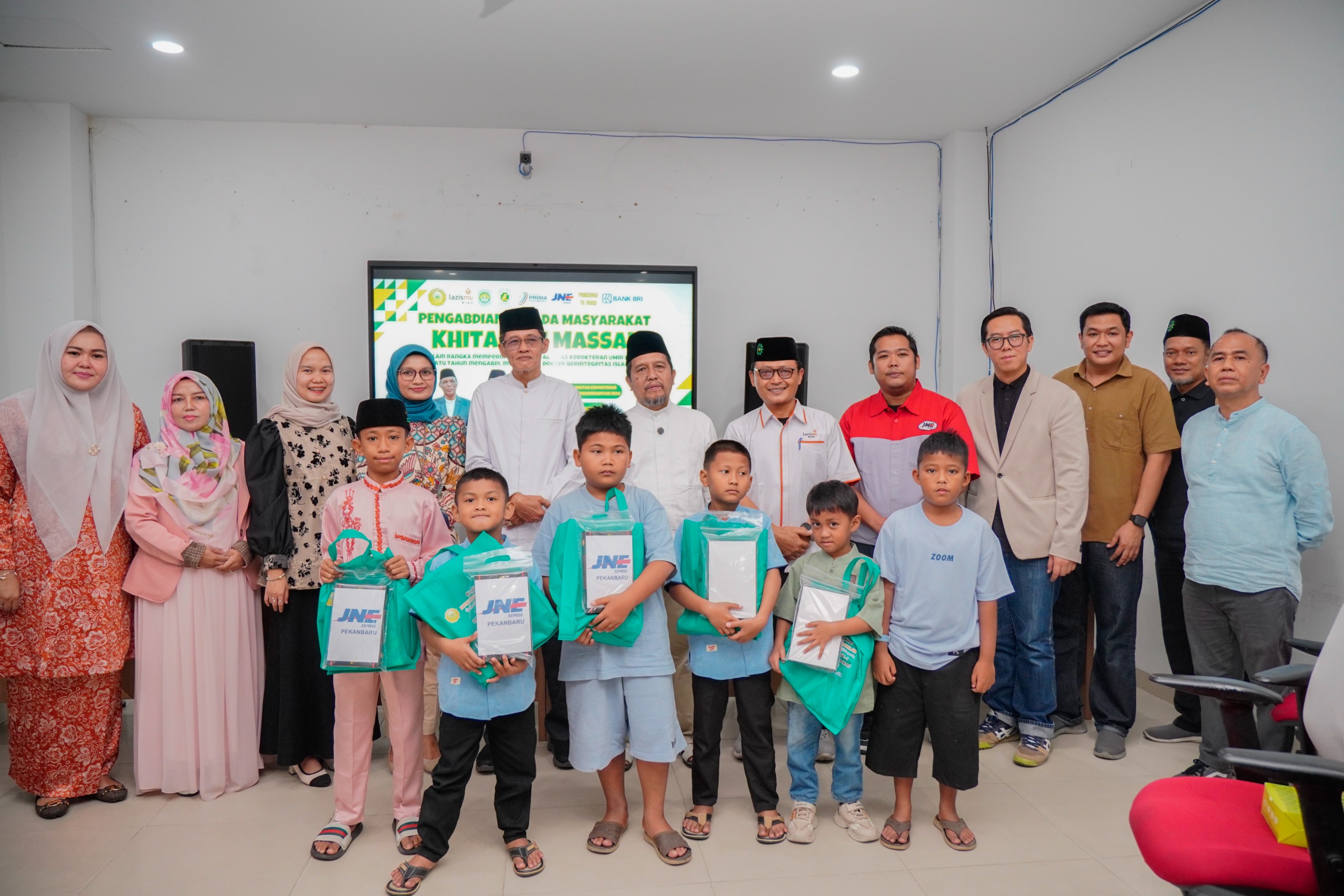 Meriahkan Milad Perdananya, FK UMRI Gelar Khitanan Massal Gratis