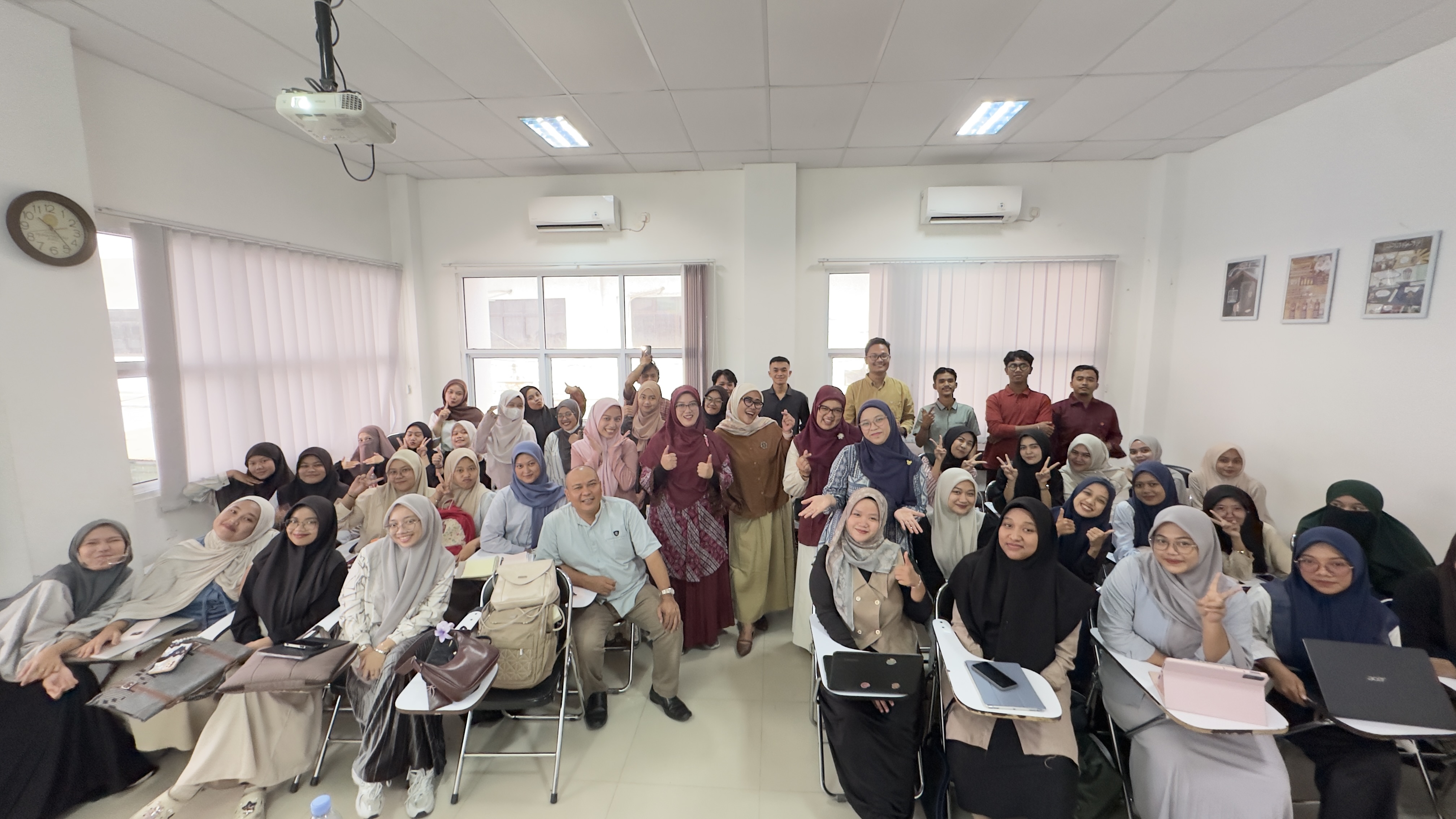 Pembekalan Penulisan Skripsi mahasiswa psikologi islam dengan Tema skripsi tahun ini : Kesehatan mental di era digitalisasi